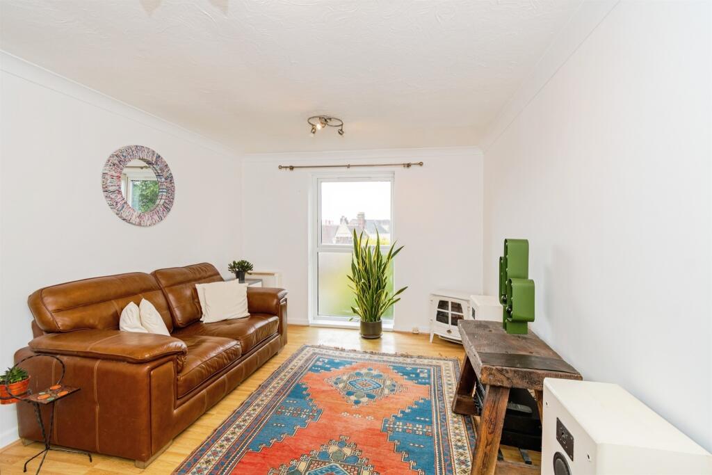 1-bed flat on Cranbury Place, Southampton, £140,000