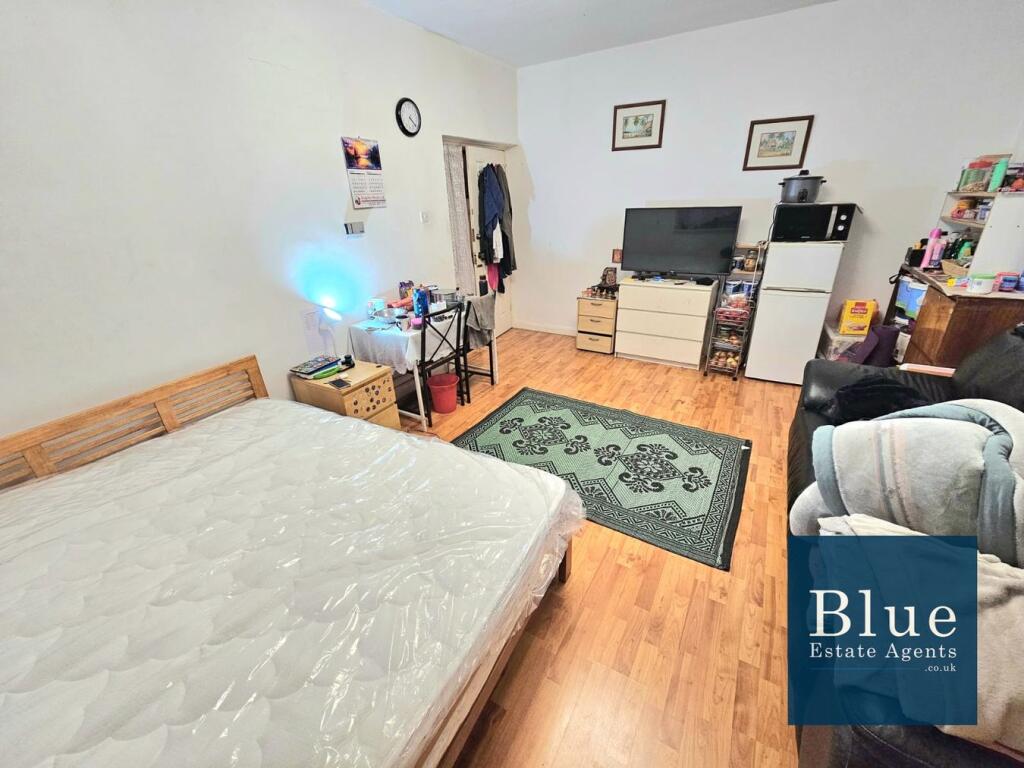 Apartment in London - View 4