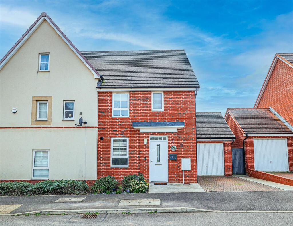 Main image of property: Woodwhite Way, Hemel Hempstead, HP2