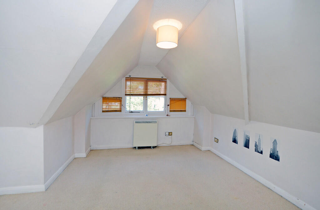 Apartment in Deepcut, Mindenhurst, Surrey - View 5