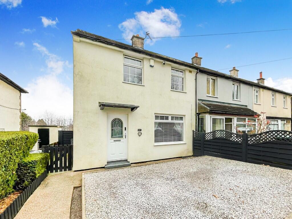 Main image of property: Saxton Place, Huddersfield, West Yorkshire, HD5