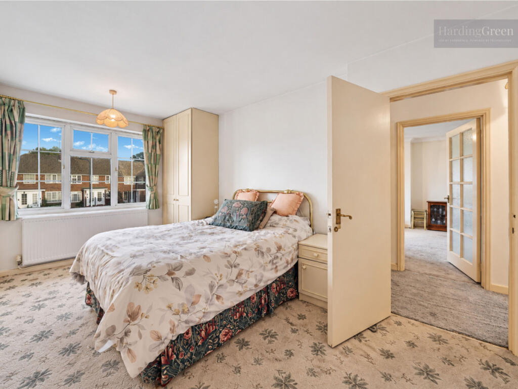 Apartment in Harrow - More