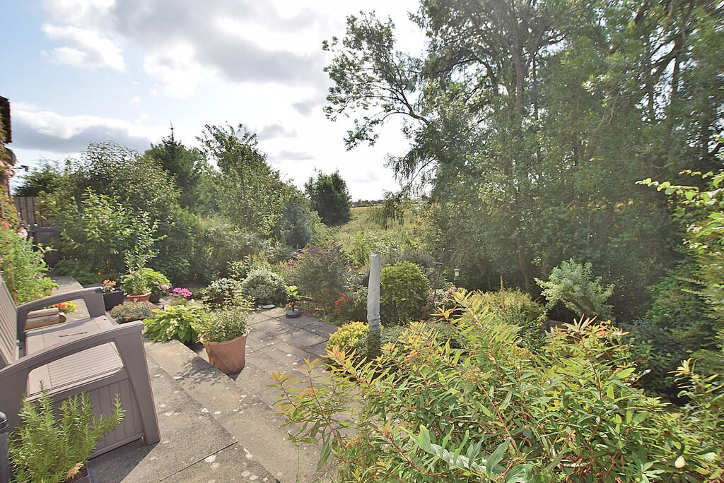 Oak Tree Avenue, Scotton photo 2