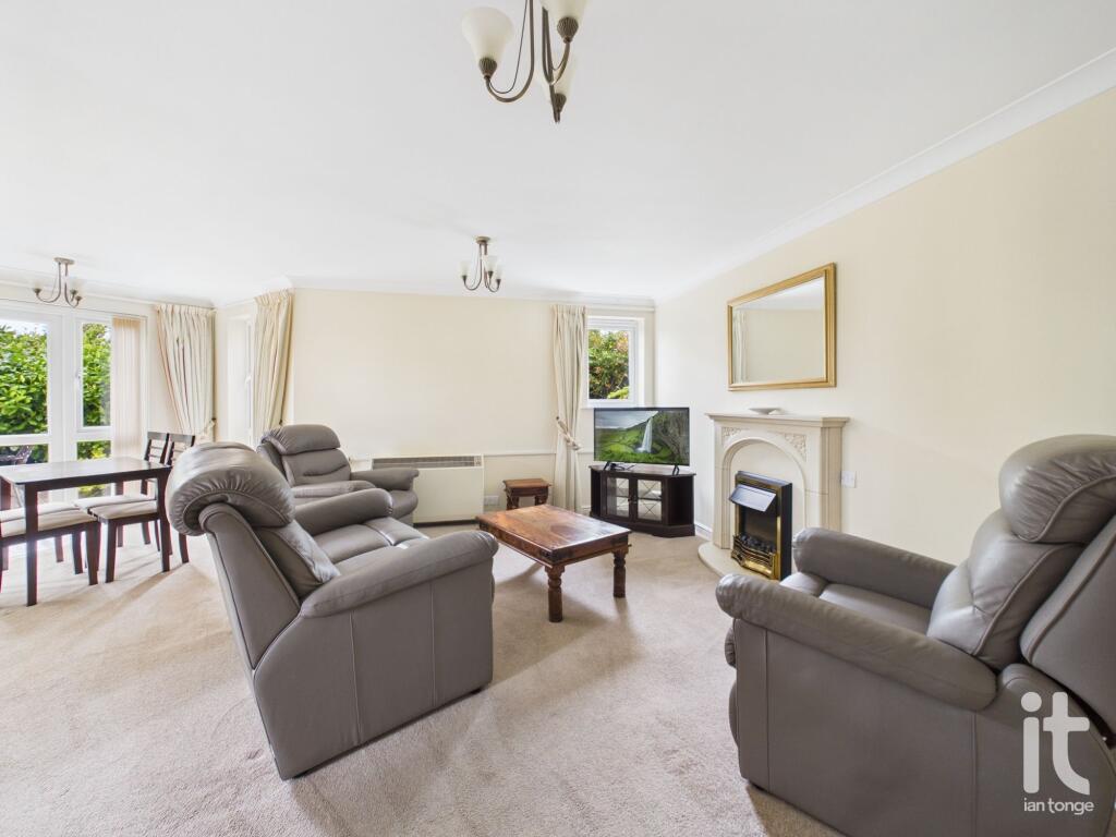 Main image of property: Flat 14 Woodgrove Court, Peter Street, Stockport, SK7