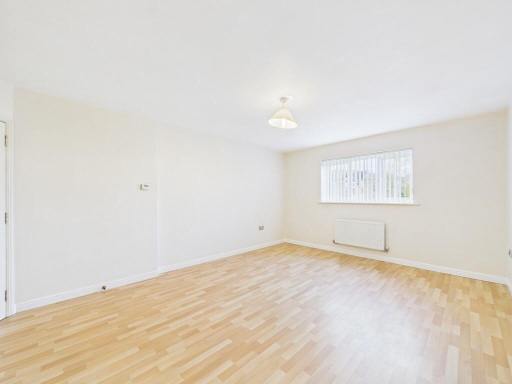 Apartment in Stoke-on-Trent - View 2