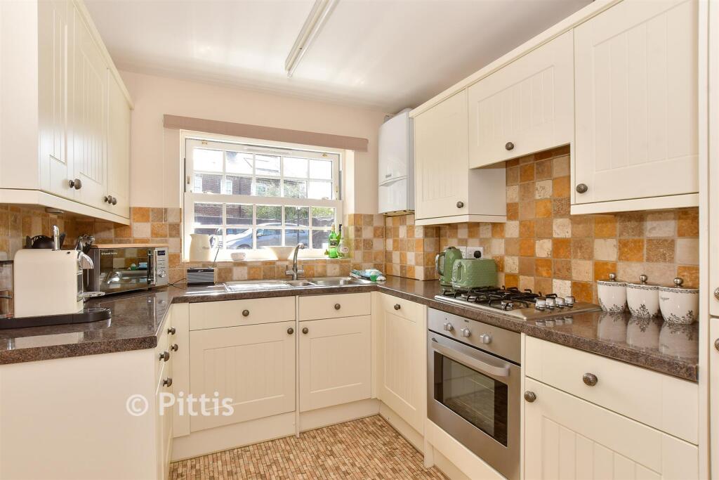 House in Freshwater, Isle of Wight - View 3