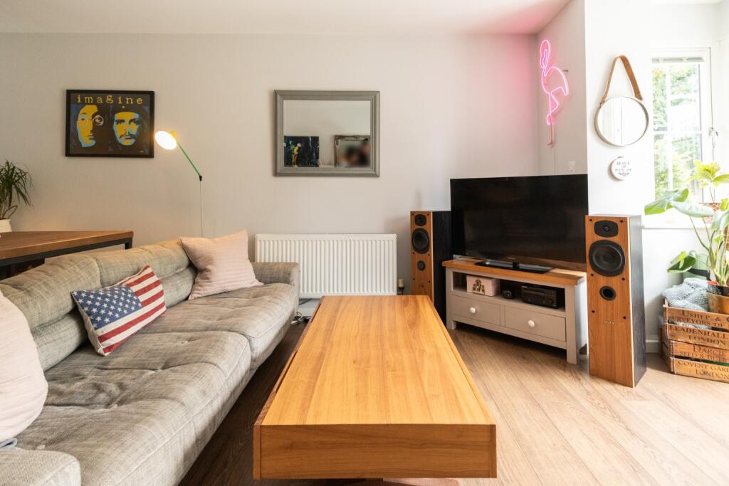 Godwin Close, Wokingham, Berkshire photo 2