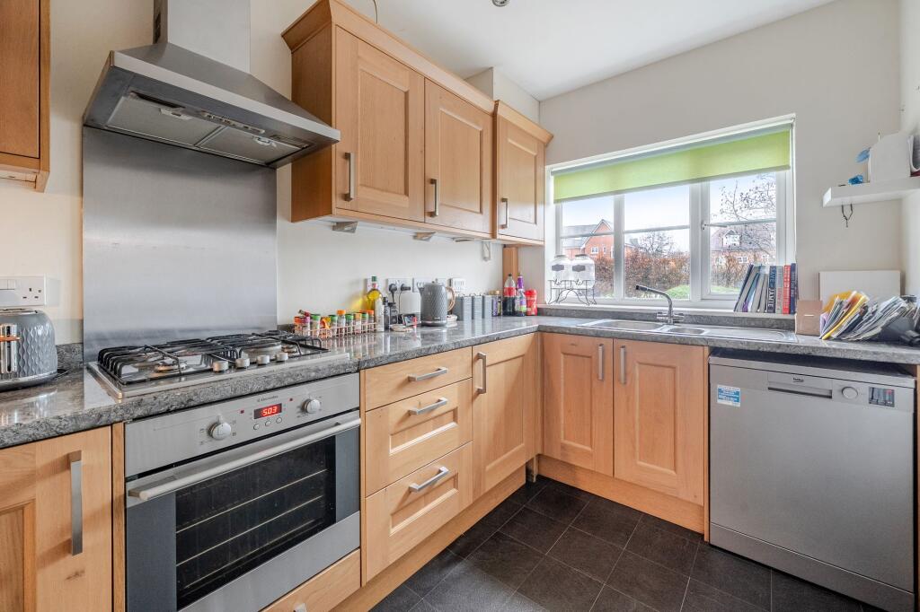 Fulmar Crescent, Bracknell, RG12 photo 4