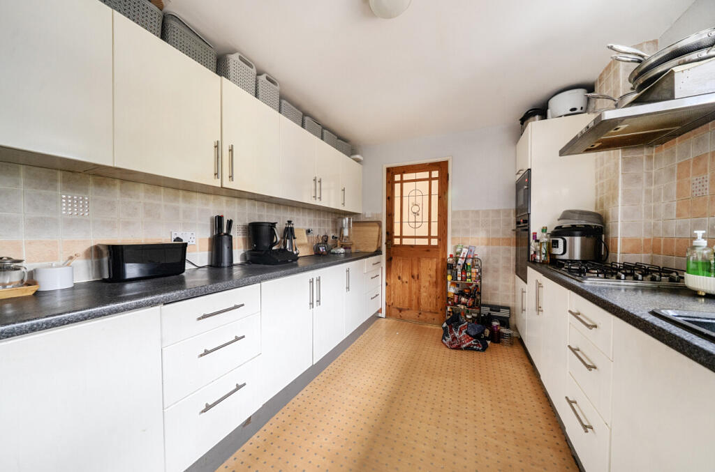 House in Reading, Lower Earley, Earley - View 5