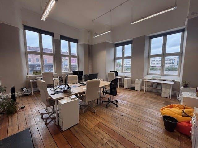 photo 1 G7 office.jpg
