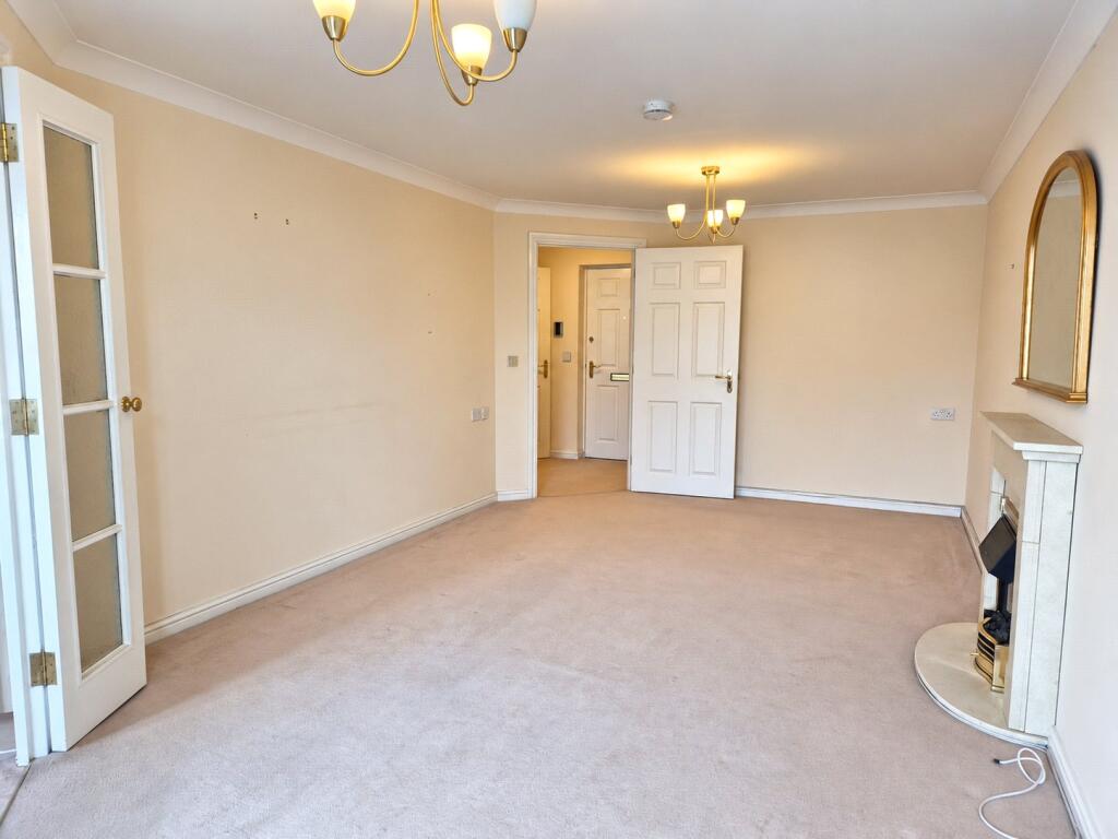 Apartment in Enfield - View 3