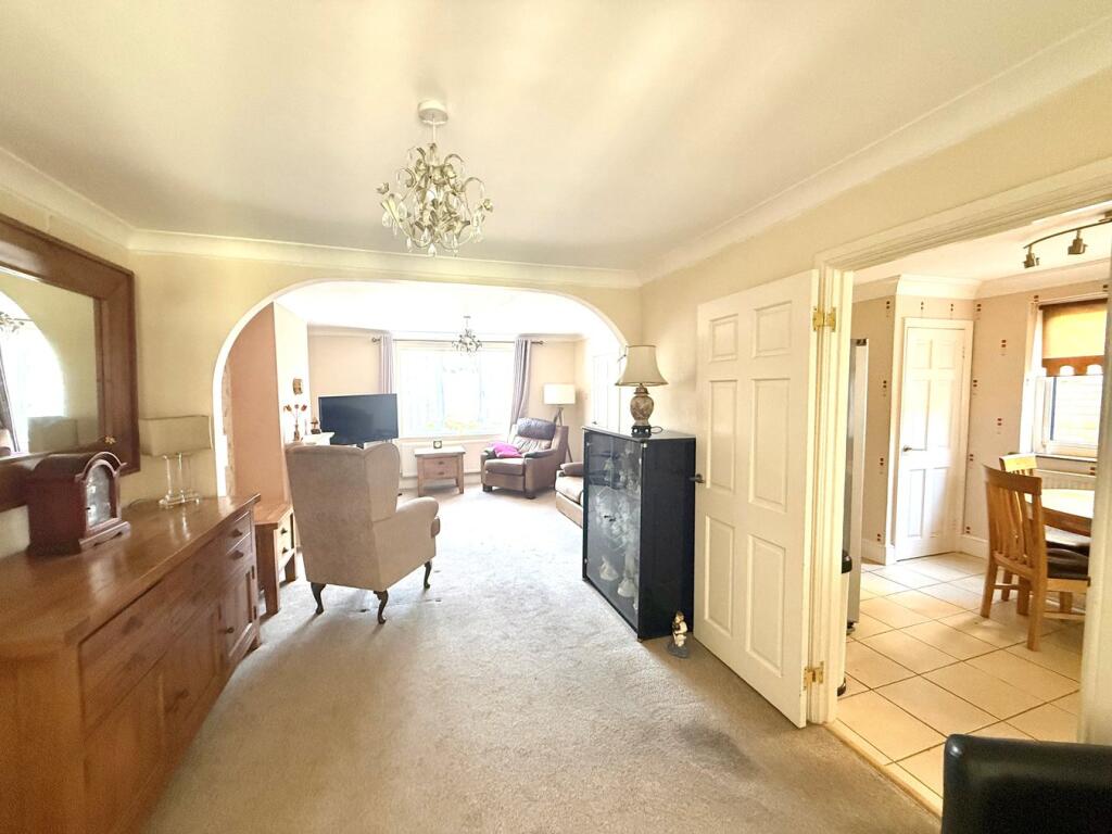 House in Binfield, Bracknell Forest - View 5