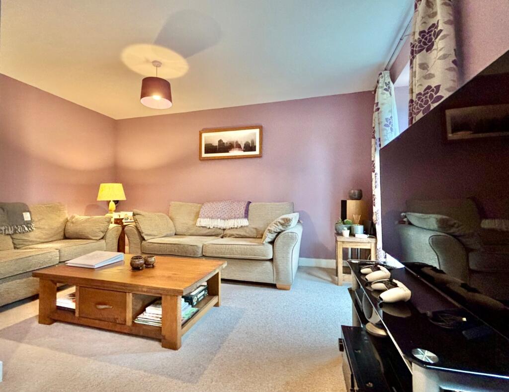 Robins Walk, Evesham, Worcestershire, WR11 photo 4