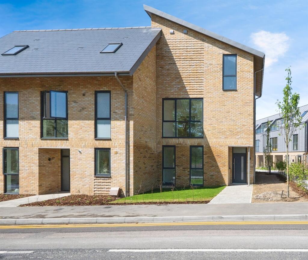 Main image of property: Guston Heights, Guston, Dover