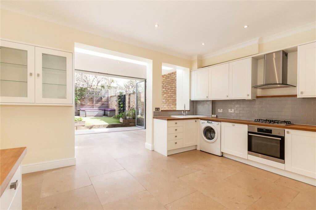 Main image of property: Gassiot Road, London, SW17