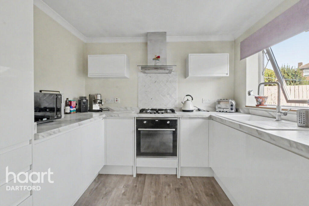 House in Dartford, Brooklands, Fleet Estate - View 4