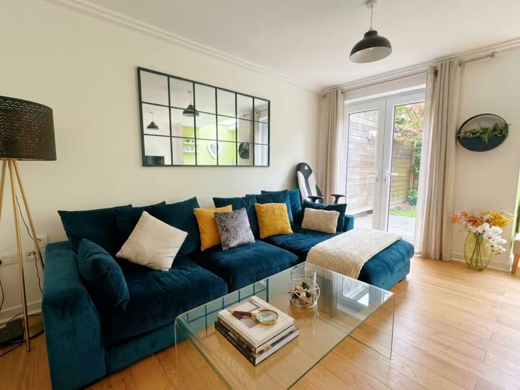 Kingscote way, Brighton photo 4