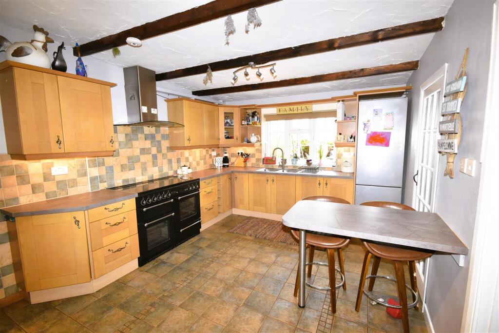 Vicarage Lane, North Muskham, Newark photo 3