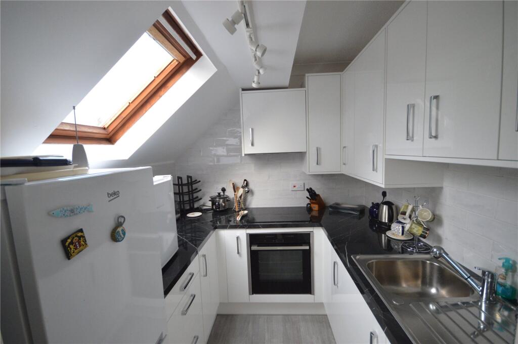Tanners Lane, Haslemere, Surrey, GU27 photo 3