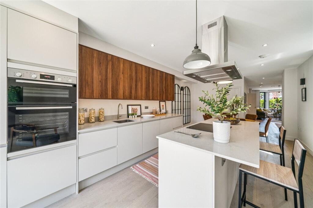 Main image of property: Eardley Road, SW16