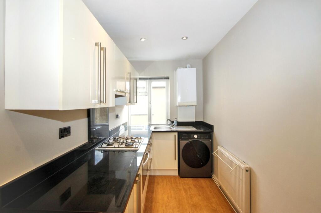 Apartment in London - More