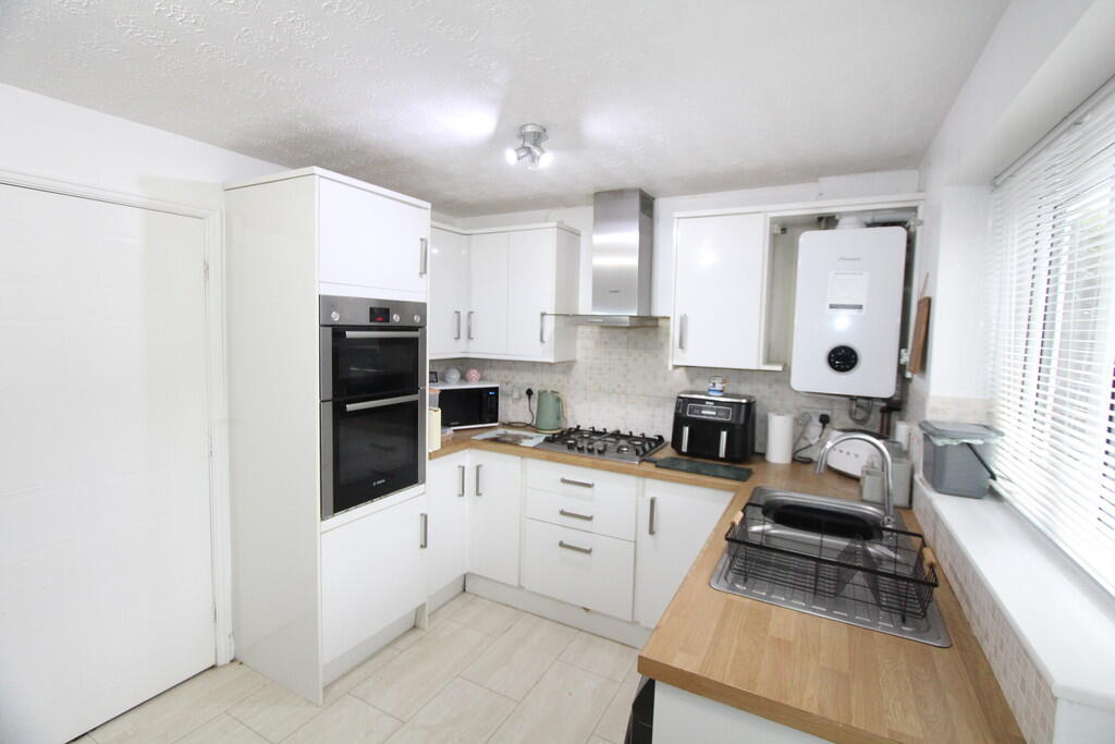 Ryder Close, The Fairways , Wrexham photo 4