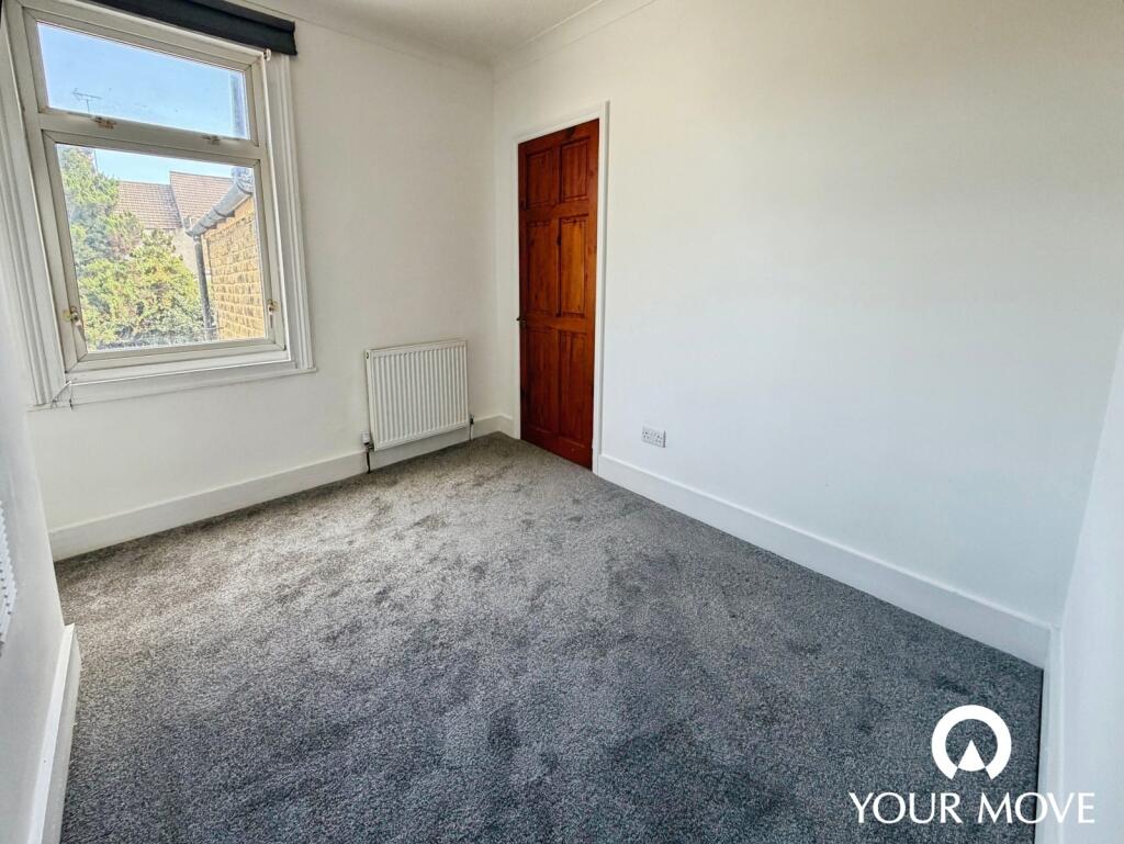 House in Chatham, Medway - More