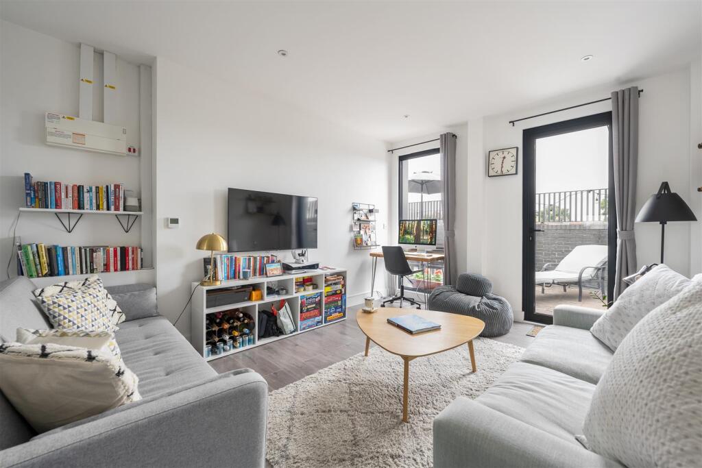 Apartment in London - View 2