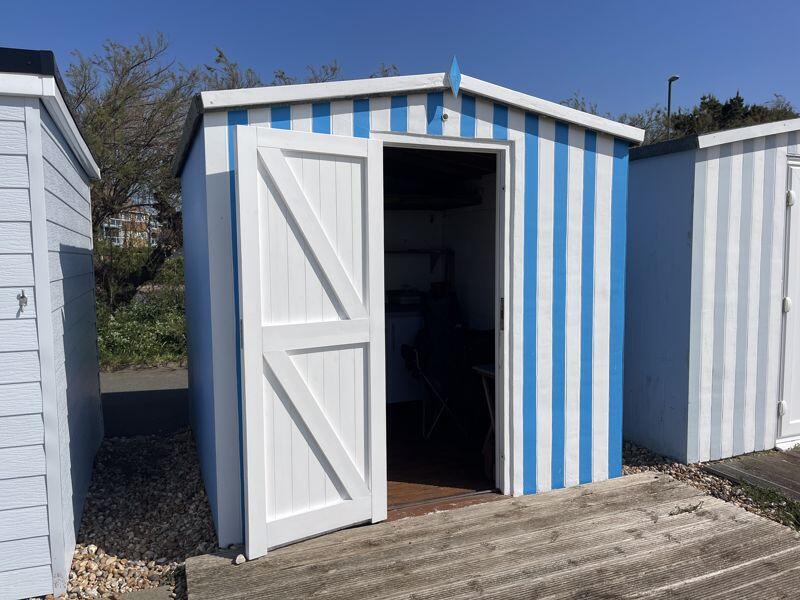 Studio detached on Marine Drive West, Bognor Regis, £24,500