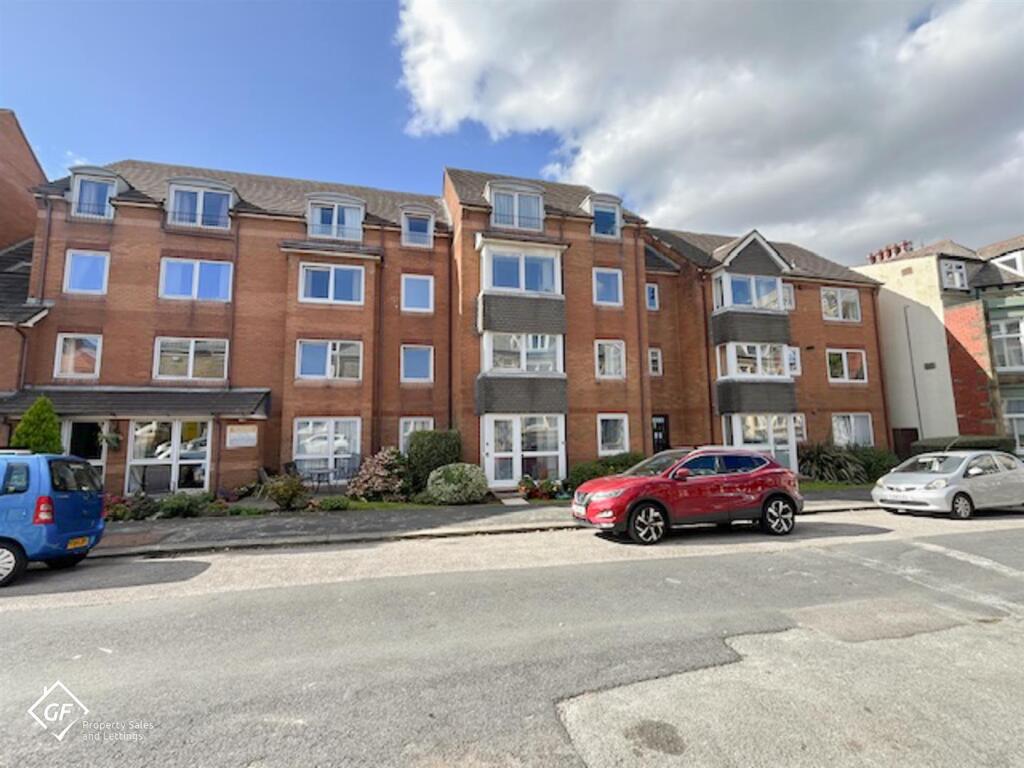 1-bed flat on Beach Street, Morecambe, £70,000