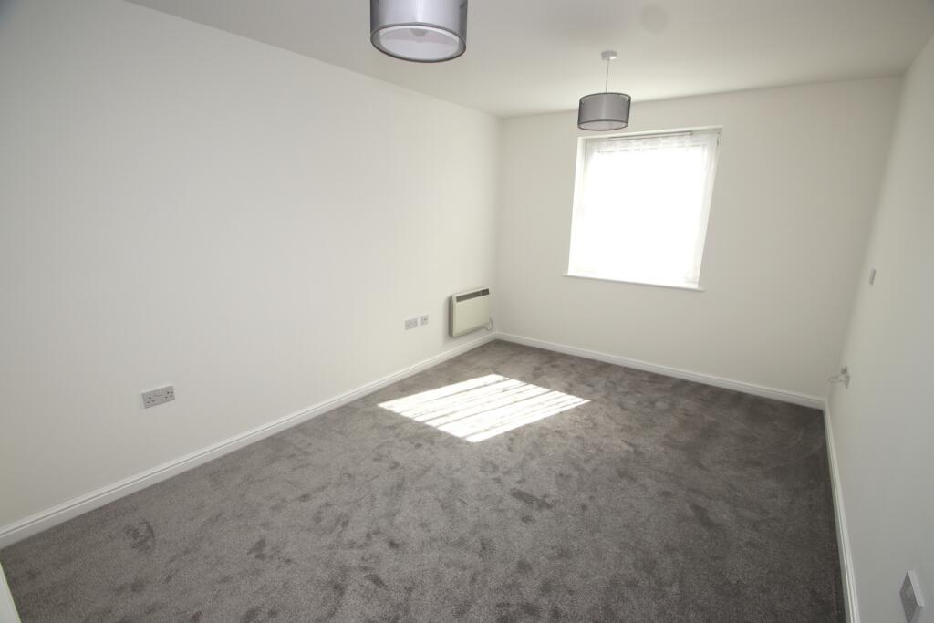 Apartment in Orpington, Broom Hill, Goddington - More