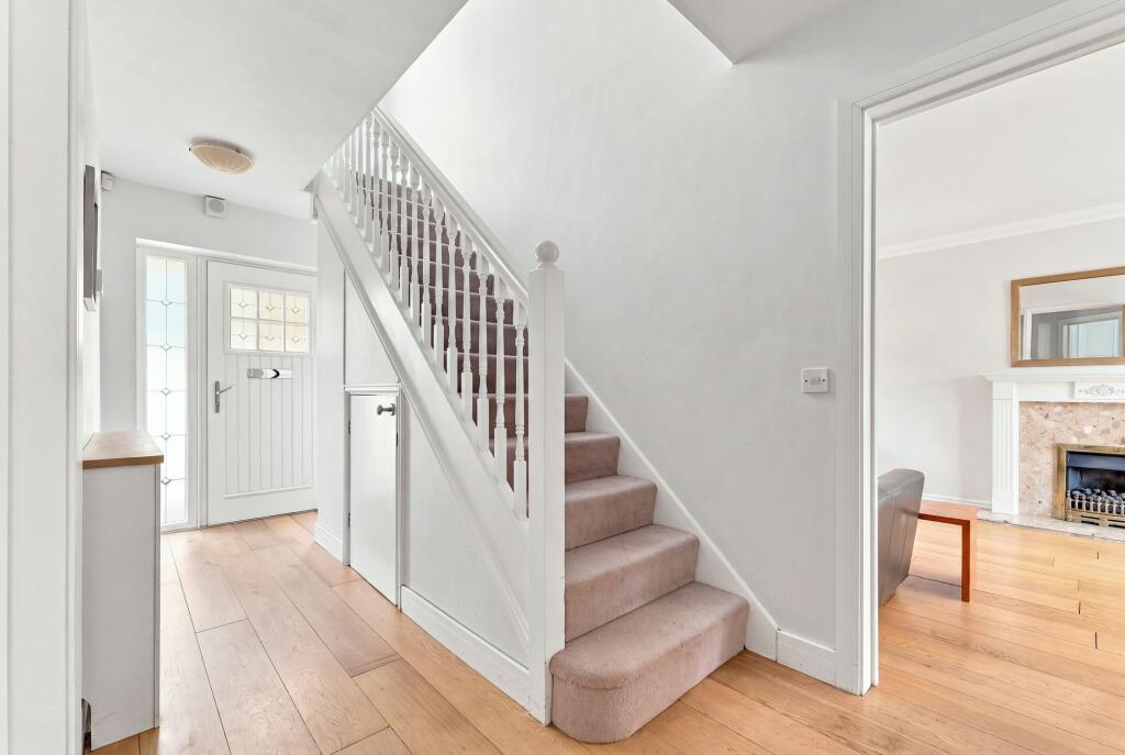 House in Chesterfield, Derbyshire - View 5