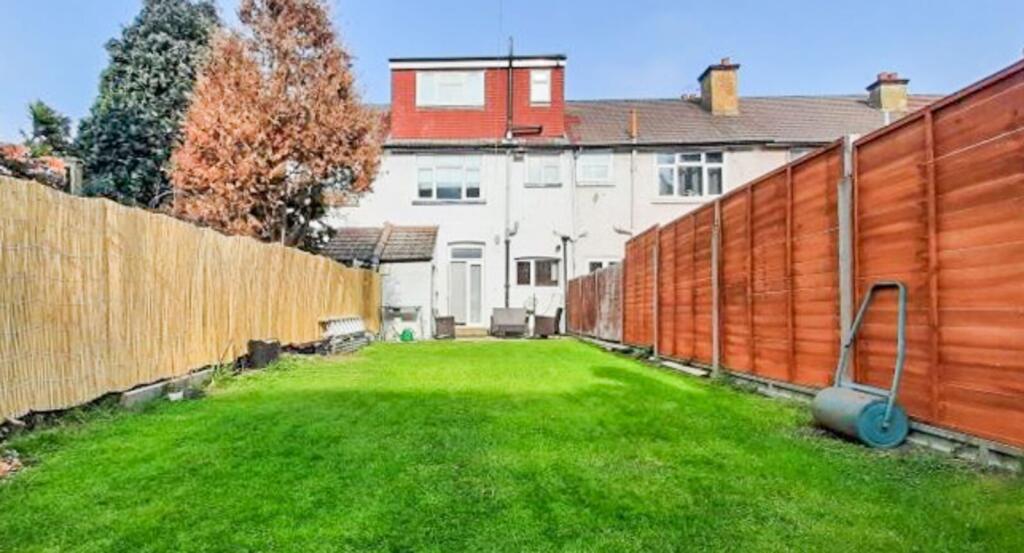 House in Croydon - View 5