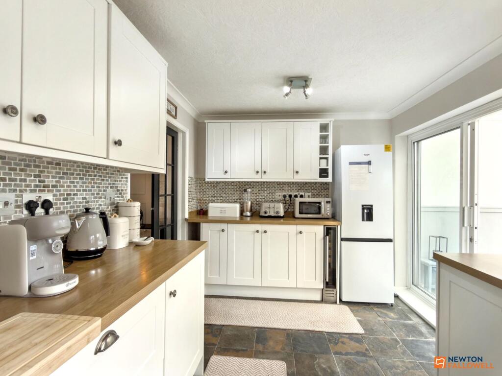 St. Denys Crescent, Ibstock, LE67 photo 4