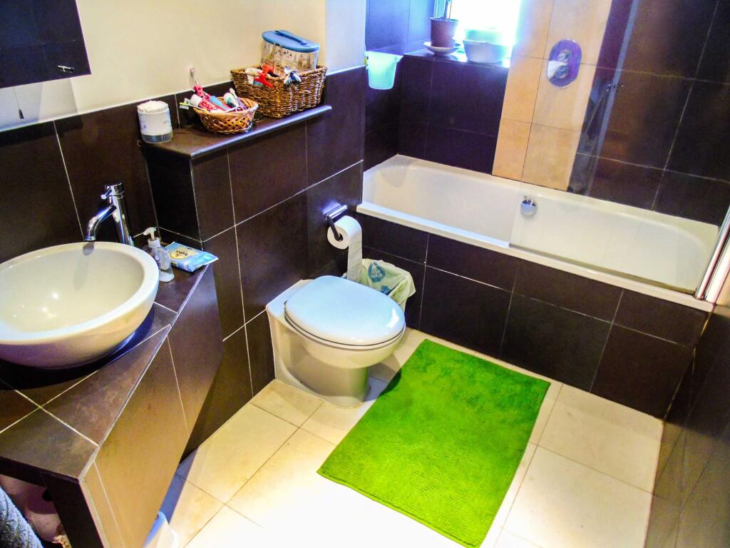 Apartment in Southampton - View 5