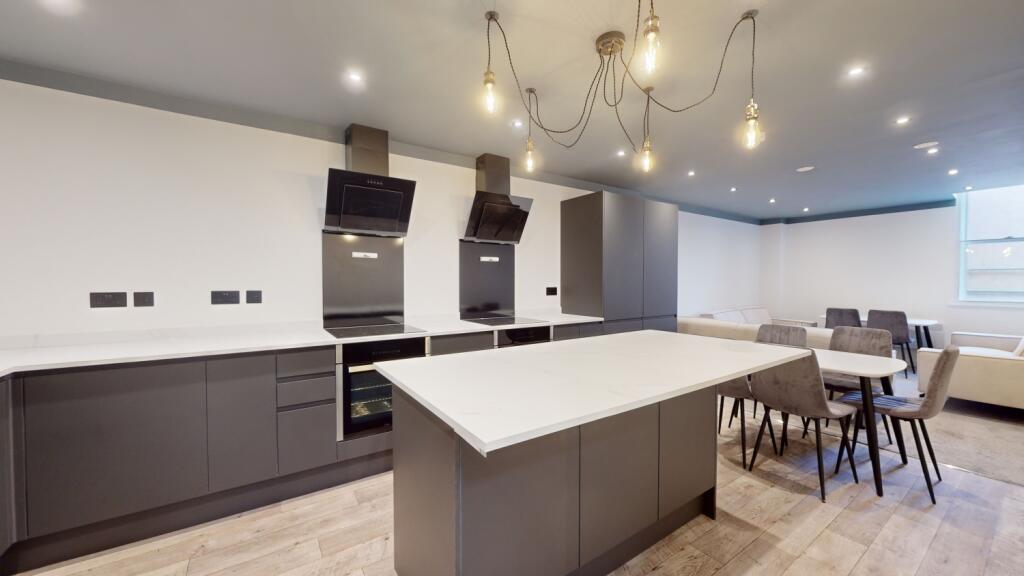 Main image of property: Flat 5 Low Pavement, Nottingham, Nottinghamshire, NG1