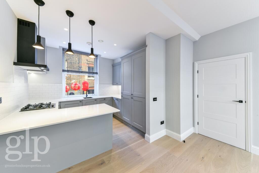 Apartment in London, Chinatown - View 3