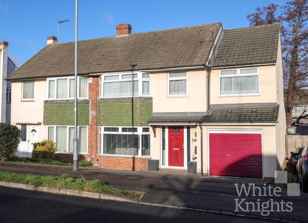 Main image of property: Clivedale Road, Woodley, Reading, Berkshire, RG5 3RD