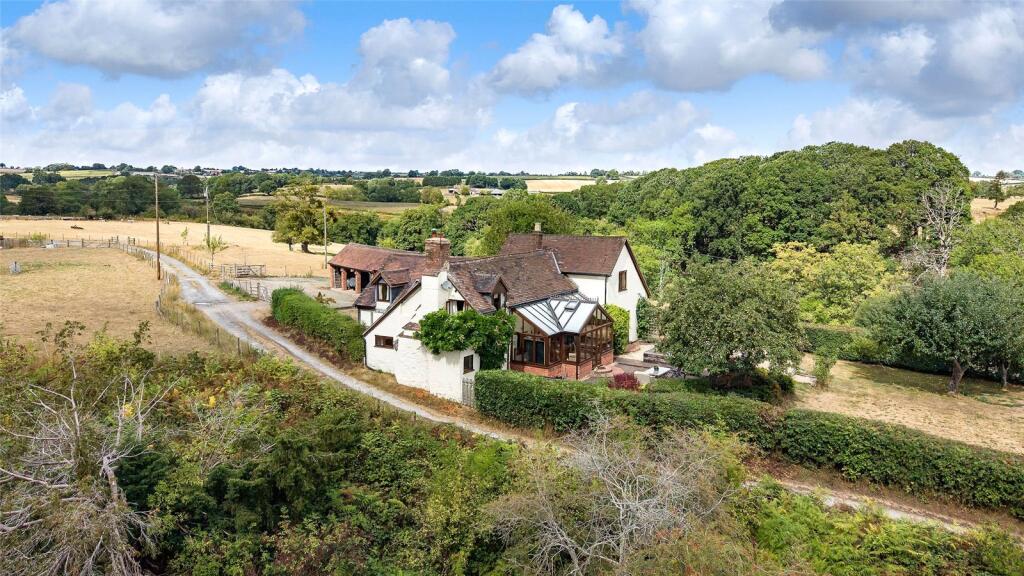 House in Dudley - View 3