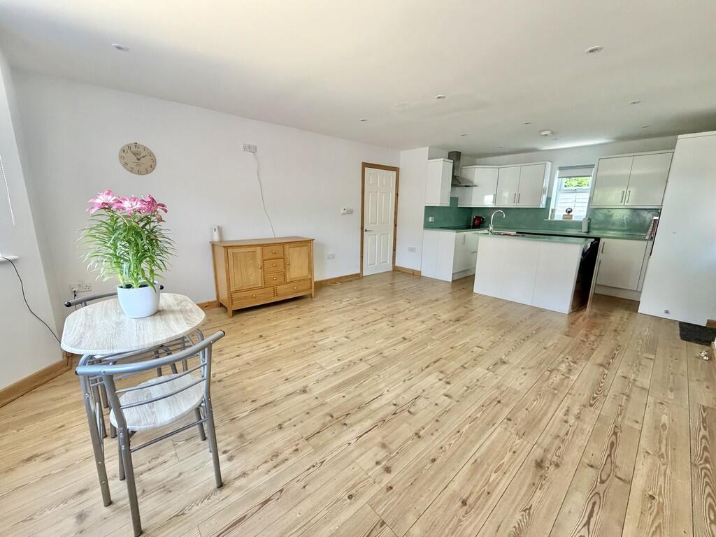 Skipton Close, Broadstone photo 5