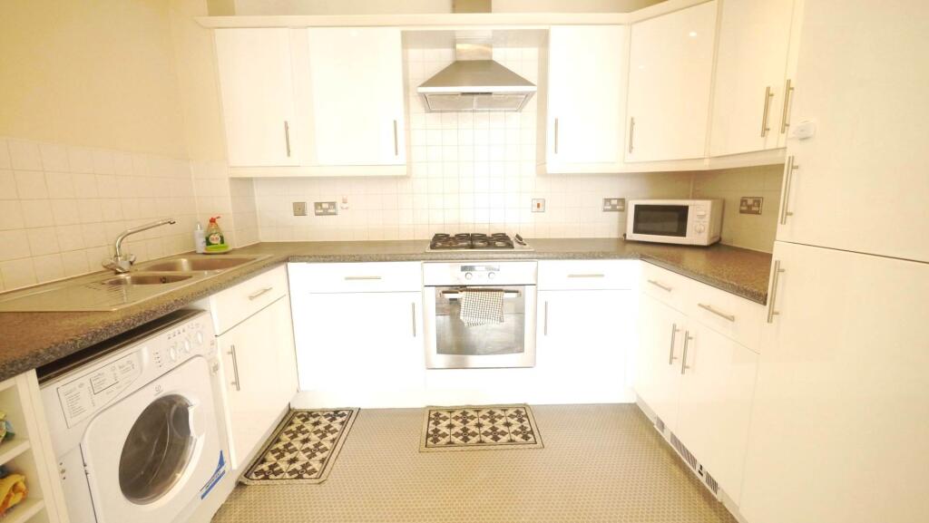 Clarkson Court, Hatfield photo 2