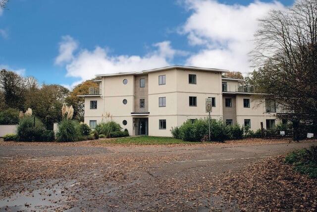 Main image of property: Park View, Central Avenue, Frinton-On-Sea