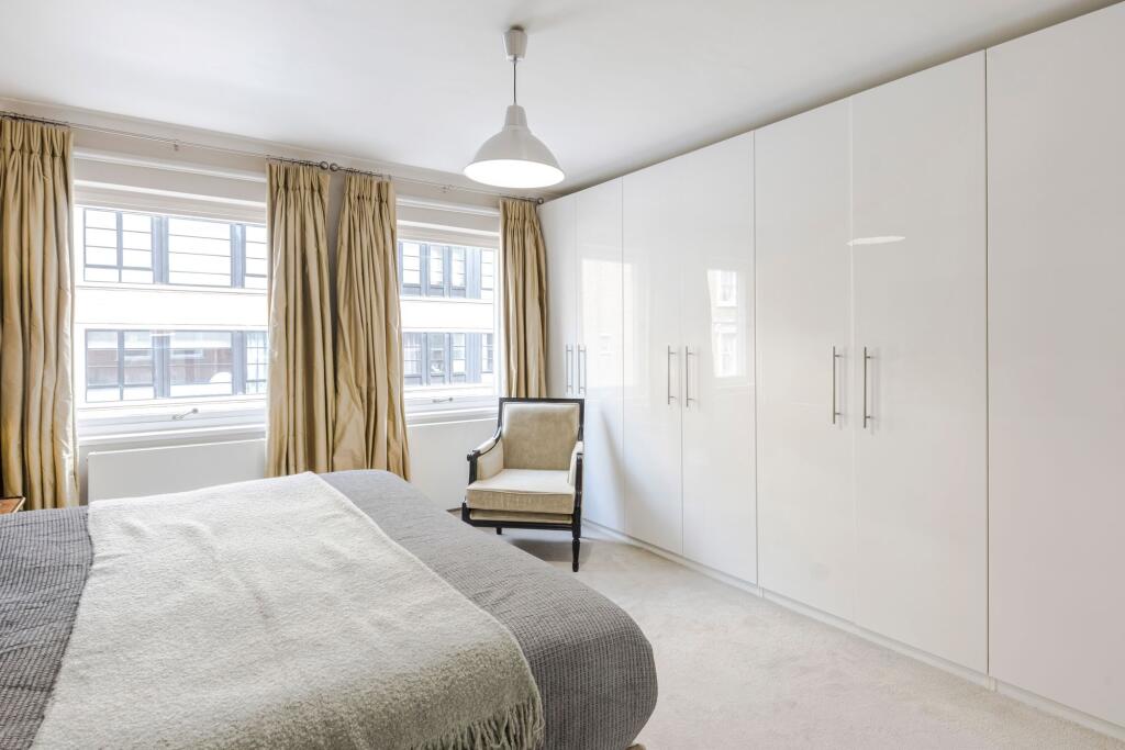 Apartment in London - View 5