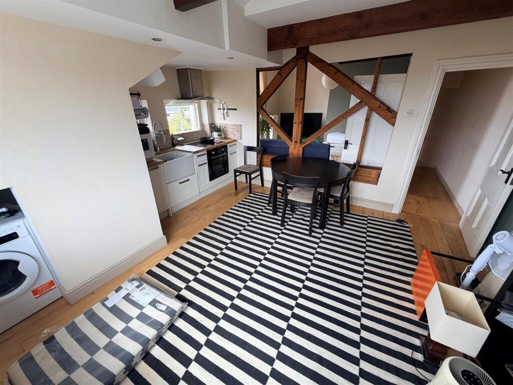 Apartment in Cheltenham, Warden Hill, Tivoli - View 4