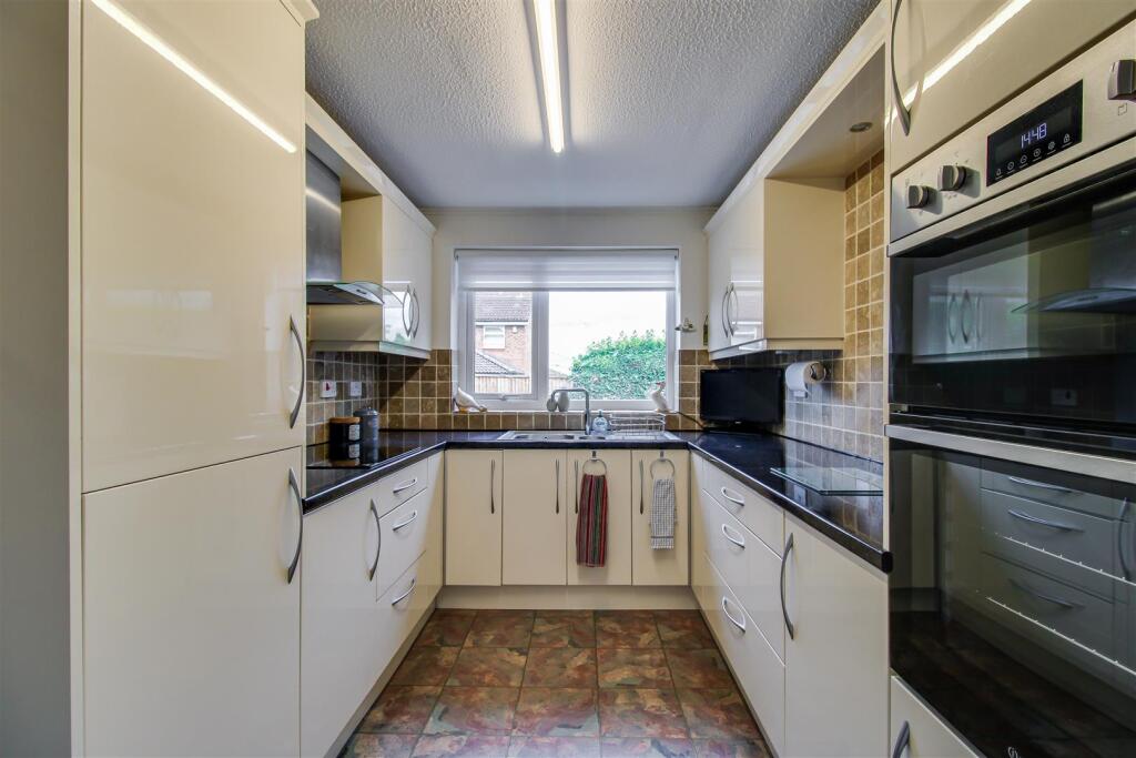 Meadow Vale, Outwood, Wakefield photo 3