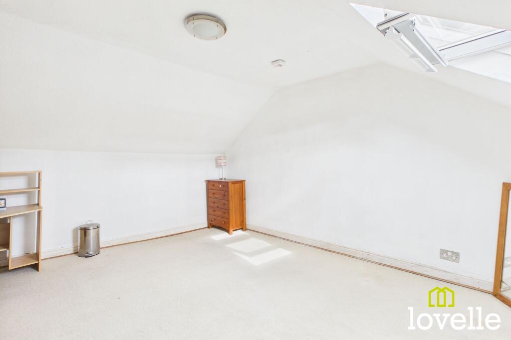 House in Hull - View 2