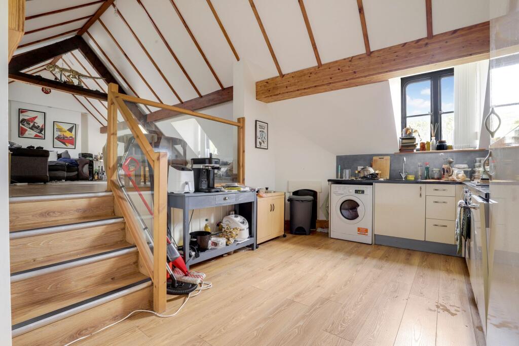 Apartment in Nottingham, Mapperley Park - View 4