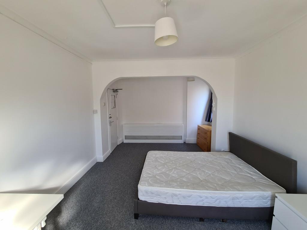 Additional image 6 of 6 Bed Student House on Columbia Road