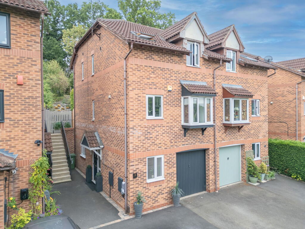 Main image of property: Lydham Close, Redditch, B98 8GA