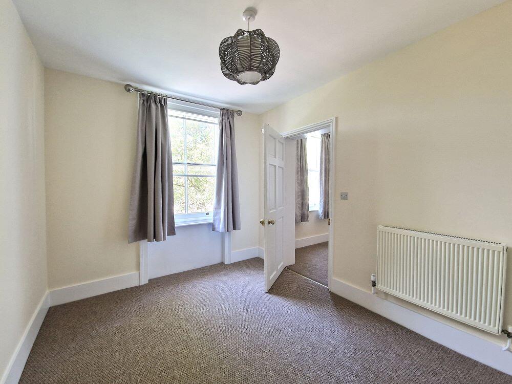 Apartment in Wokingham, Emmbrook - More